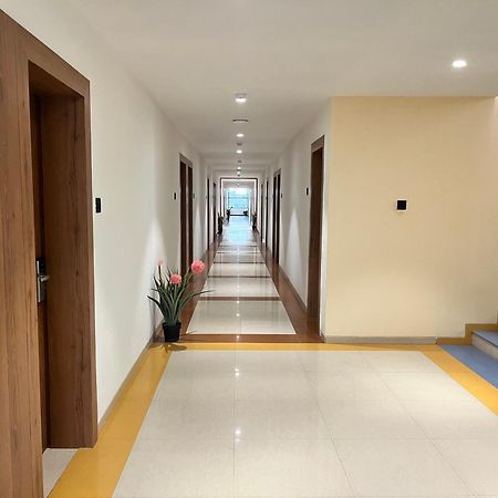 Hotel Avenue Plaza Mundra 외부 사진