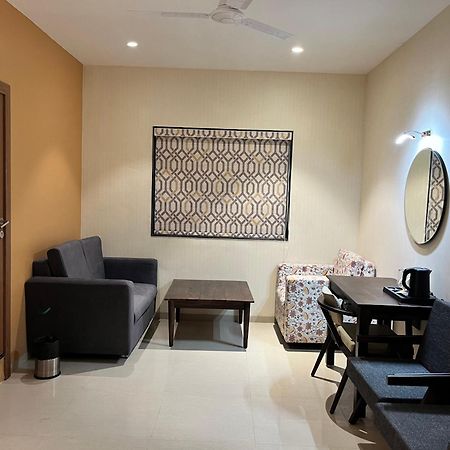 Hotel Avenue Plaza Mundra 외부 사진